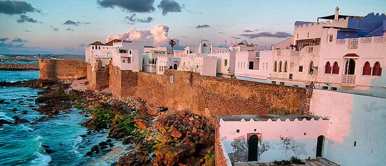 Assilah: Un Refugio de Arte y Cultura en la Costa Marroquí Assilah. Que ver y visitar